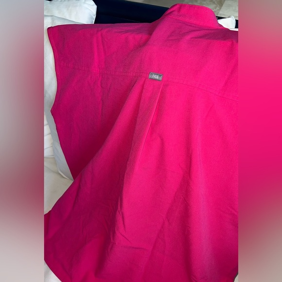 Figs “Shocking Pink” Limited Edition Catarina Scrub Top Size: L - Picture 5 of 9